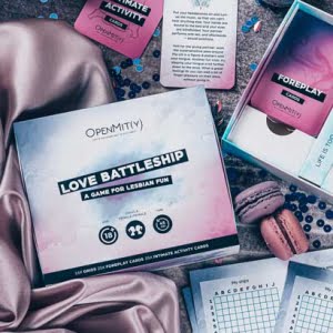 Lesbian card game for couples Love Battleship