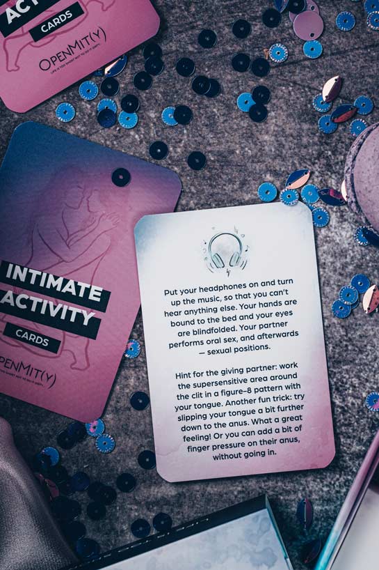 An intimate activity card in the lesbian board game Love Battleship